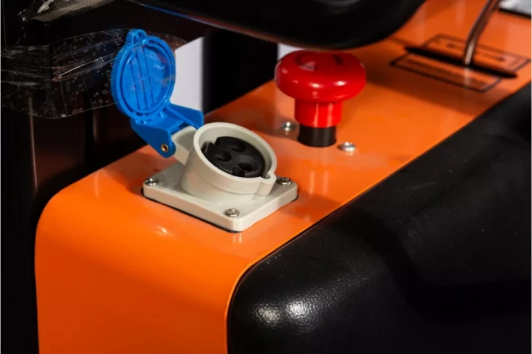 Штабелер с электроподъемом 1,5 т - 3,5 м Вилы: 1100 , Гелевая АКБ, SPN1535 SIBLINE купить в Казани