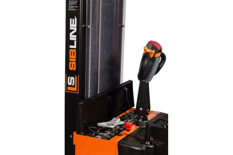 Штабелер электрический самоходный с платформой 1,5 т - 5,6 м Вилы: 1150 , АКБ Свинцово - кислотная, CL1556W SIBLINE купить в Казани