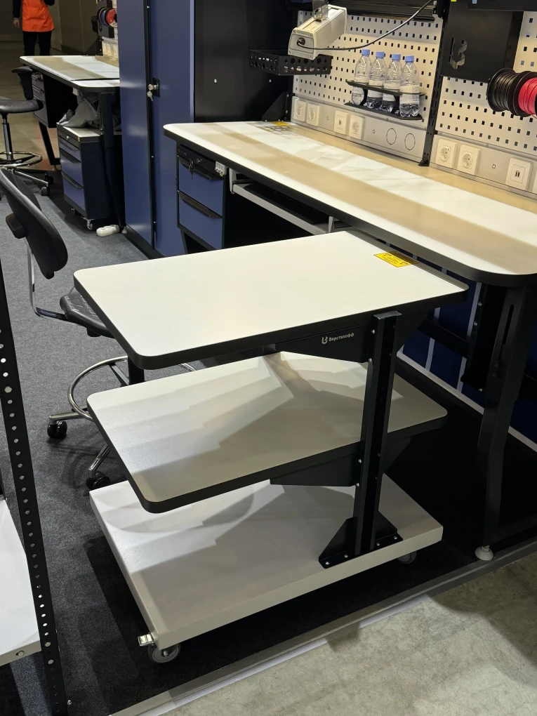 Подкатной антистатический стол SPC A купить в Казани Подкатной антистатический стол SPC A купить в Казани