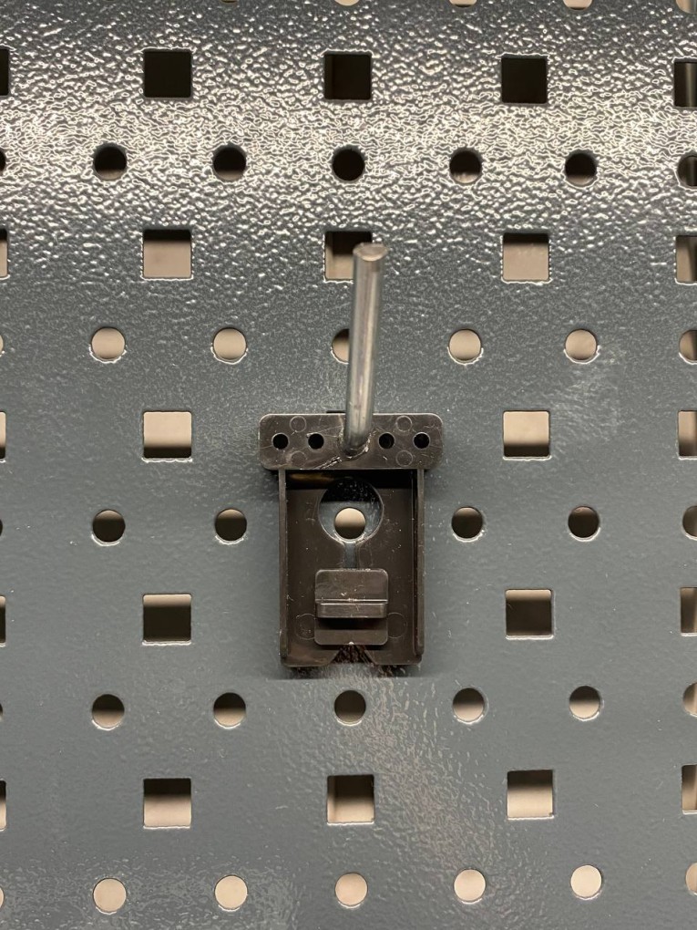 Крючок наклонный 50 мм купить в Казани Крючок наклонный 50 мм купить в Казани