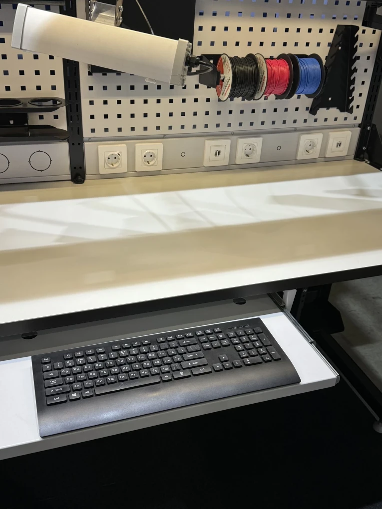 SPC Полка для клавиатуры купить в Казани SPC Полка для клавиатуры купить в Казани