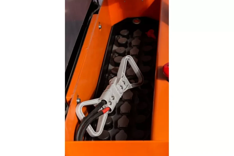 Штабелер электрический самоходный 1,6 т - 4,6 м Вилы: 1150 , АКБ Свинцово - кислотная, CL1646GP SIBLINE купить в Казани