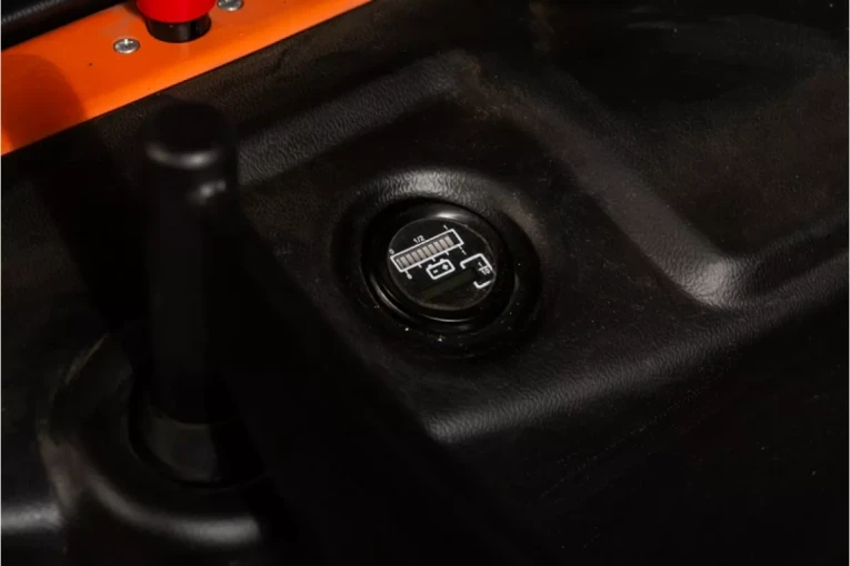 Штабелер электрический самоходный с платформой 2 т - 4,5 м Вилы: 1150 , АКБ Свинцово - кислотная, CL2045W SIBLINE купить в Казани